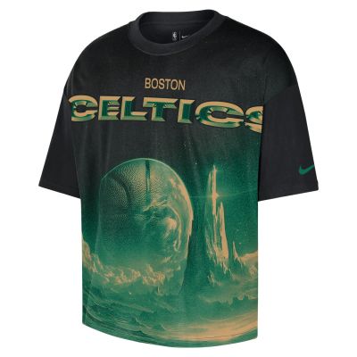 Nike NBA Boston Celtics Courtside Boxy Tee Black - Negro - Camiseta de manga corta Nike NBA Boston Celtics Courtside Boxy Tee Black - Negro - Camiseta de manga corta